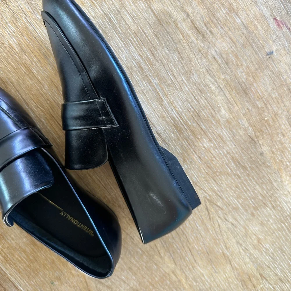 Intentionally Blank Penny Loafers —black - Picture 2 of 4
